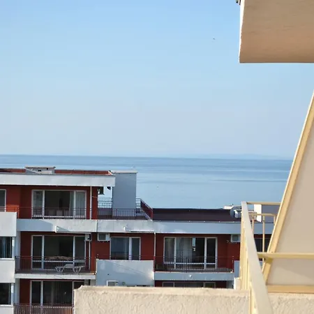 아파트 Crown Fort Black Coast Studio Apartment