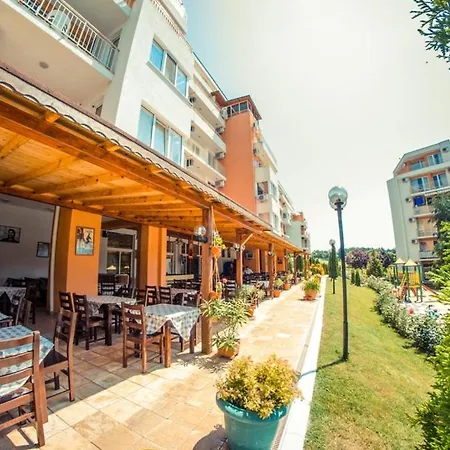 Crown Fort Black Coast Studio Apartment 아파트 *