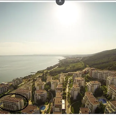 Crown Fort Black Coast Studio Apartment 엘레니테