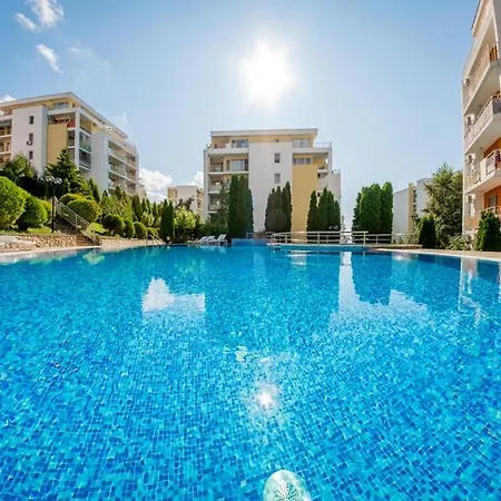 아파트 Crown Fort Black Coast Studio Apartment *