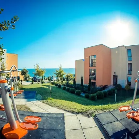 Crown Fort Black Coast Studio Apartment 아파트 엘레니테