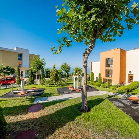 Crown Fort Black Coast Studio Apartment * النايت